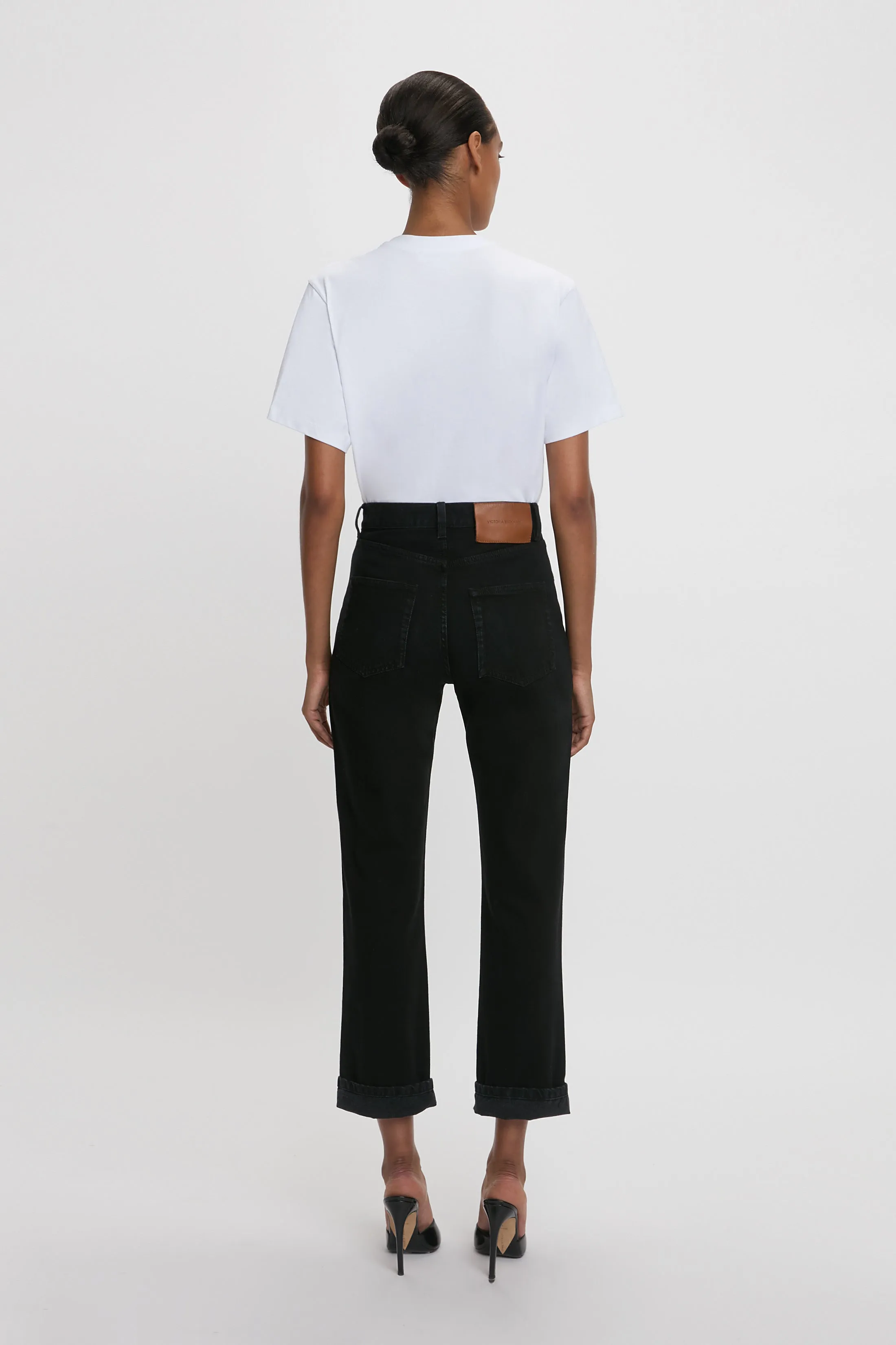 Victoria Relaxed Jean In Washed Black